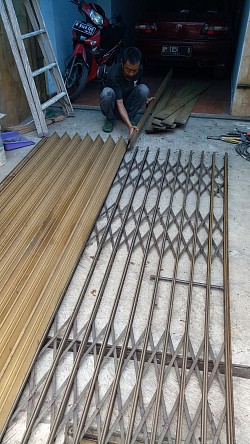 Tukang serfis pintu Harmonika 081314749953 Jakarta,Bekasi,Depok,Tangerang & Bogor